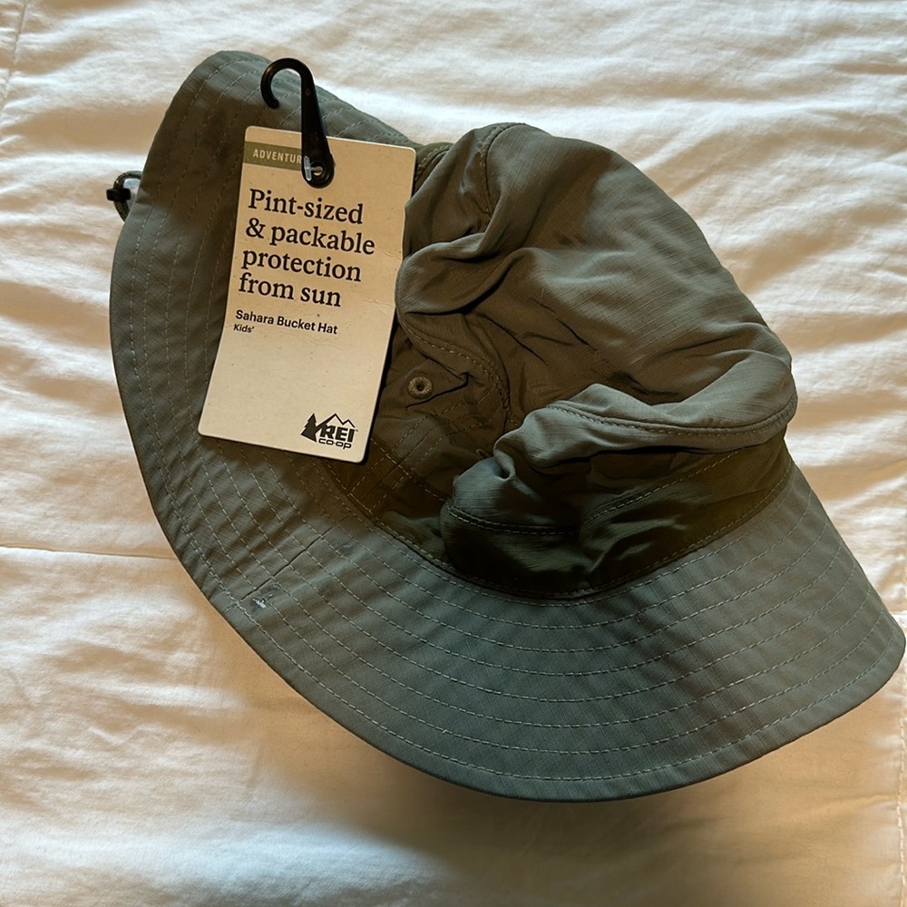 rei kids gray/green “sage gray” bucket sun hat! NEW WITH TAGS